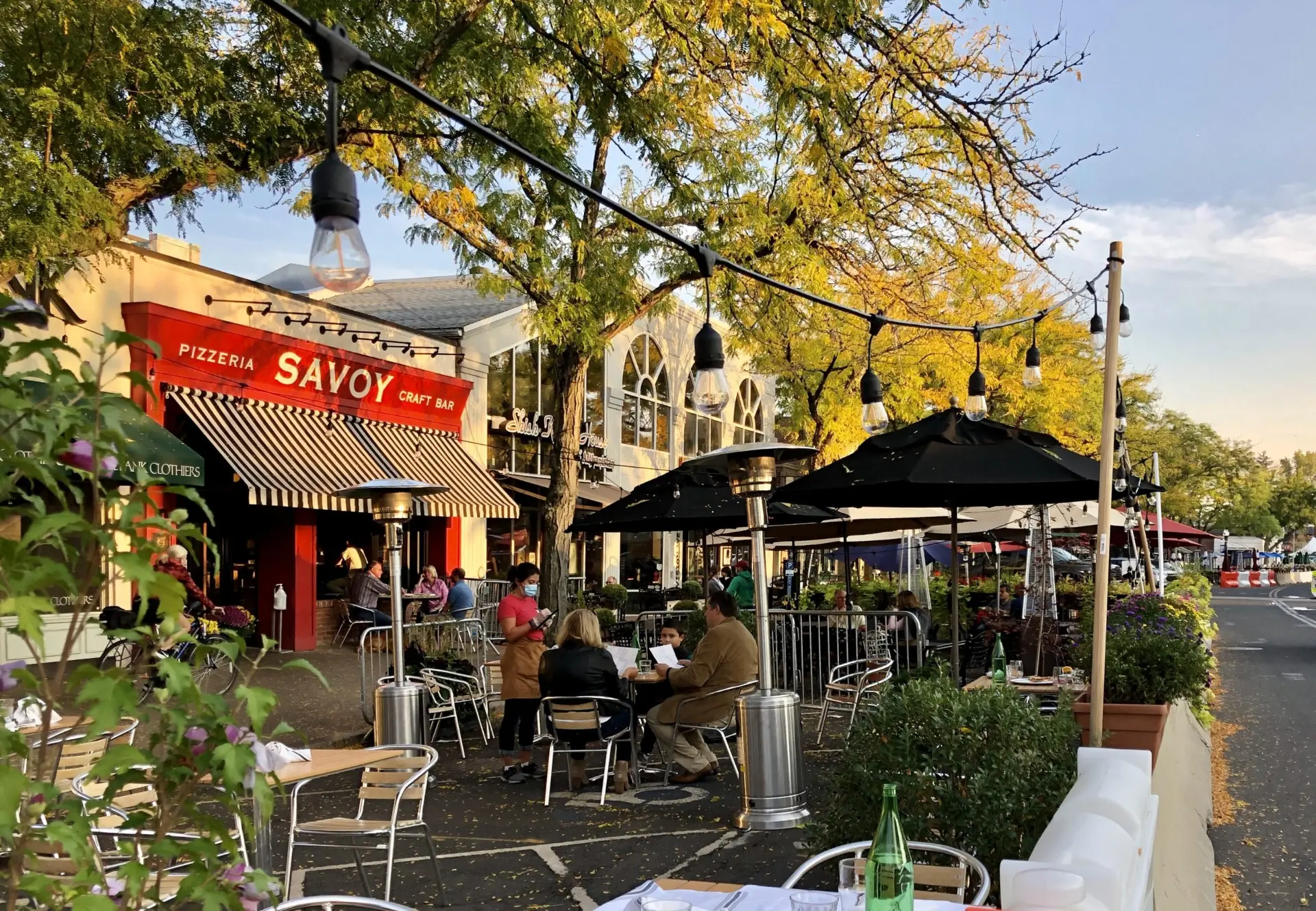 Homes and streetscape in West Hartford, Connecticut
